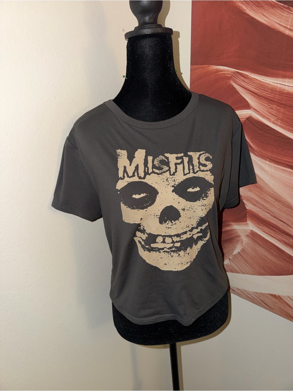 Source Unknown Black Crop Top with Cream Misfits Skull